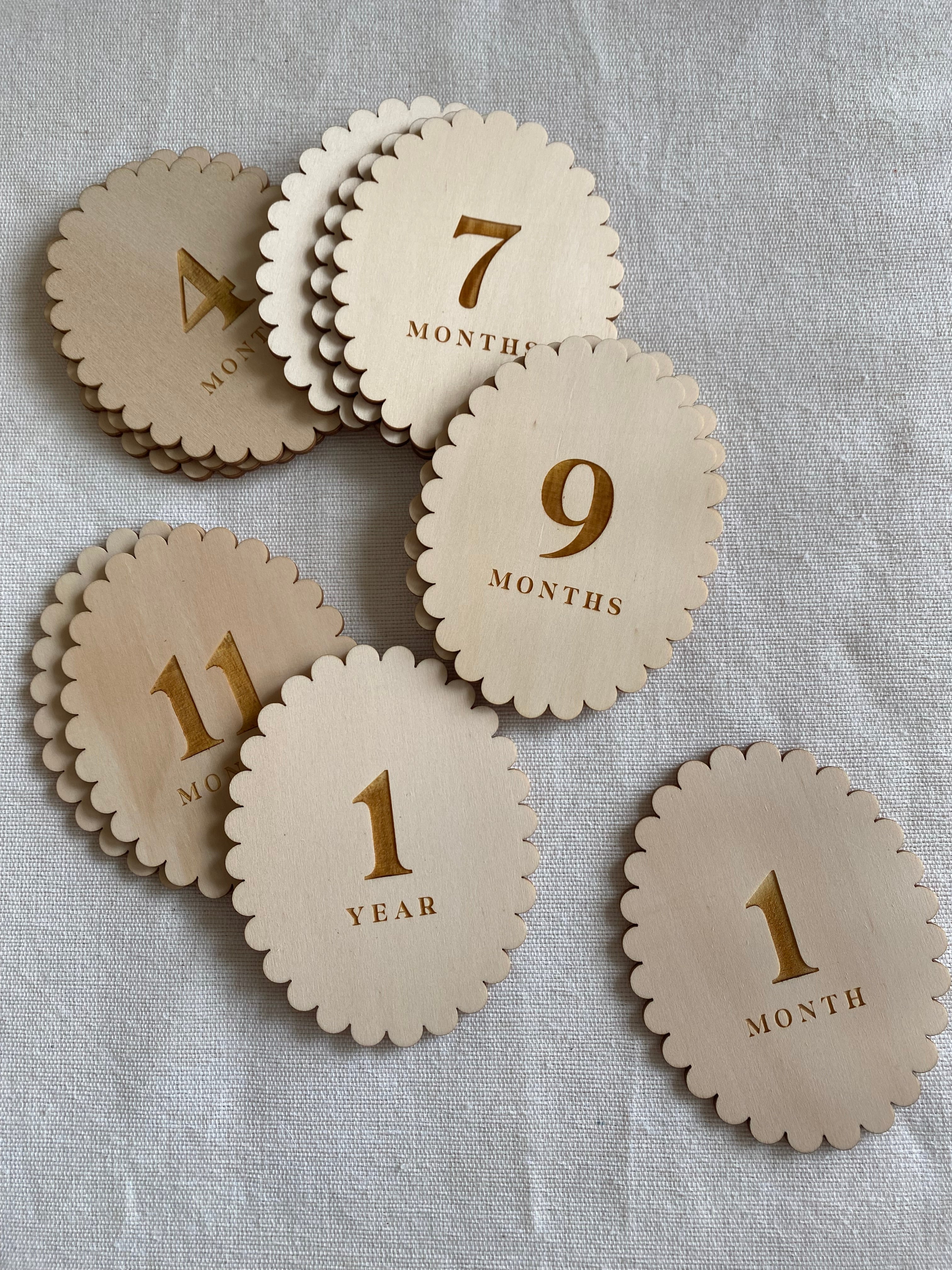 Scalloped Oval Timber Baby Milestone Cards