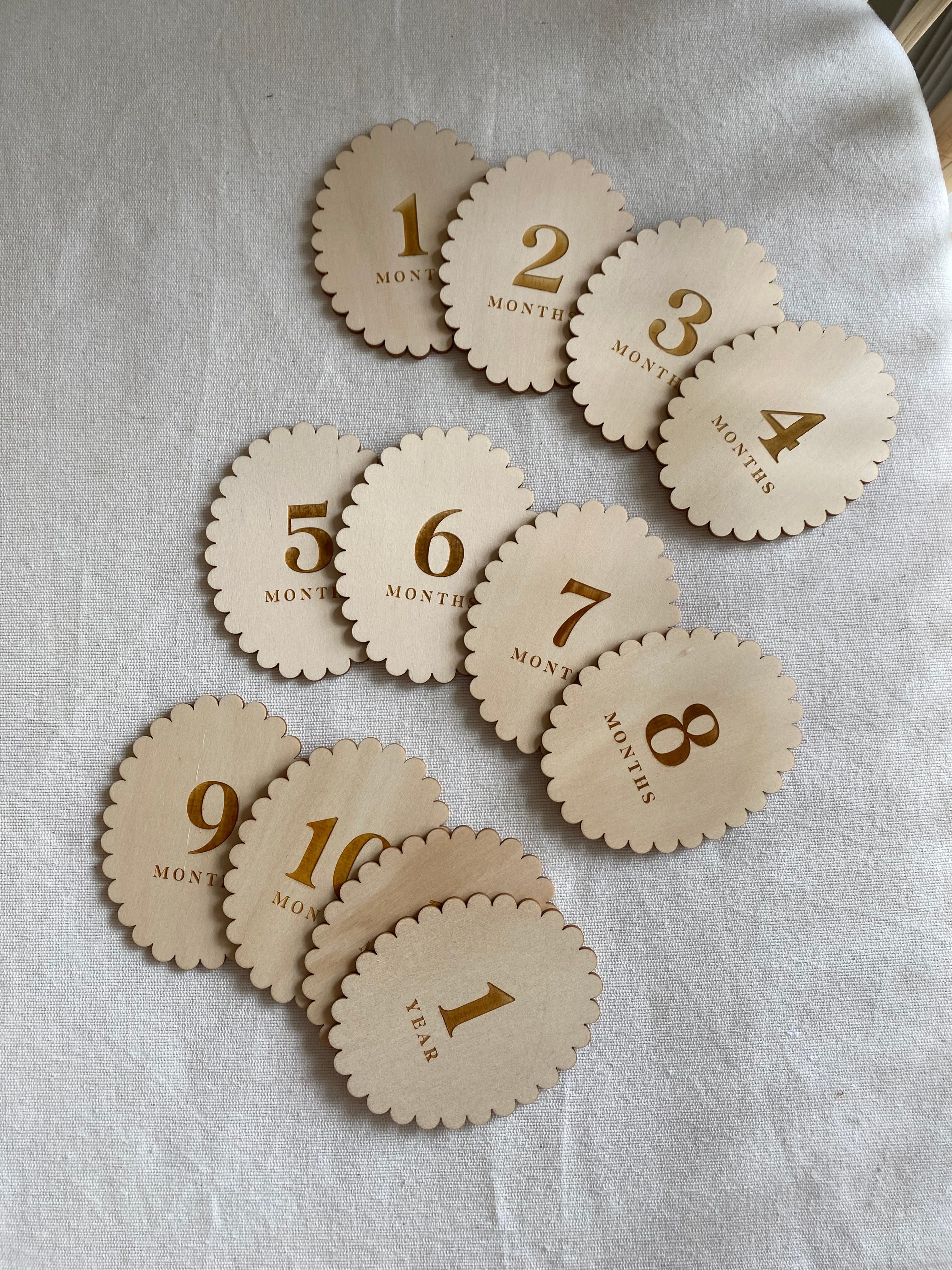Scalloped Oval Timber Baby Milestone Cards